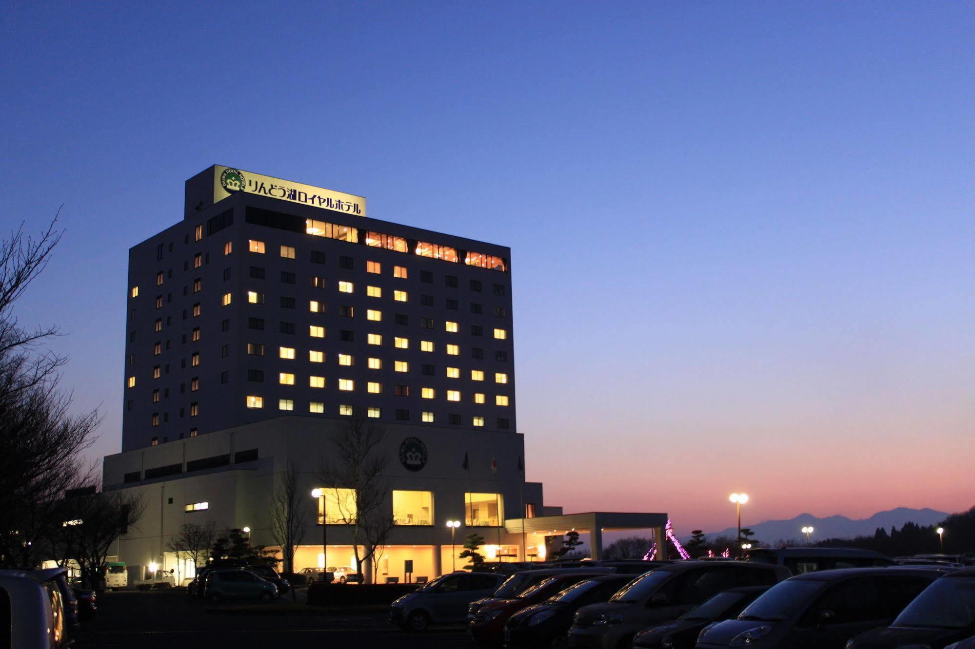 Royal Hotel Naszu Kültér fotó