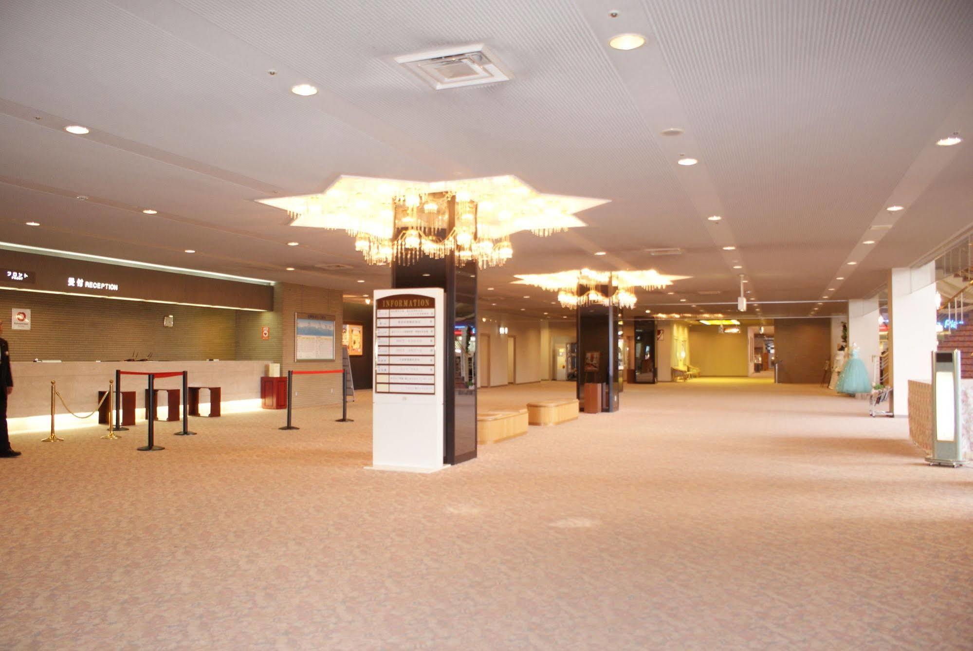 Royal Hotel Naszu Kültér fotó