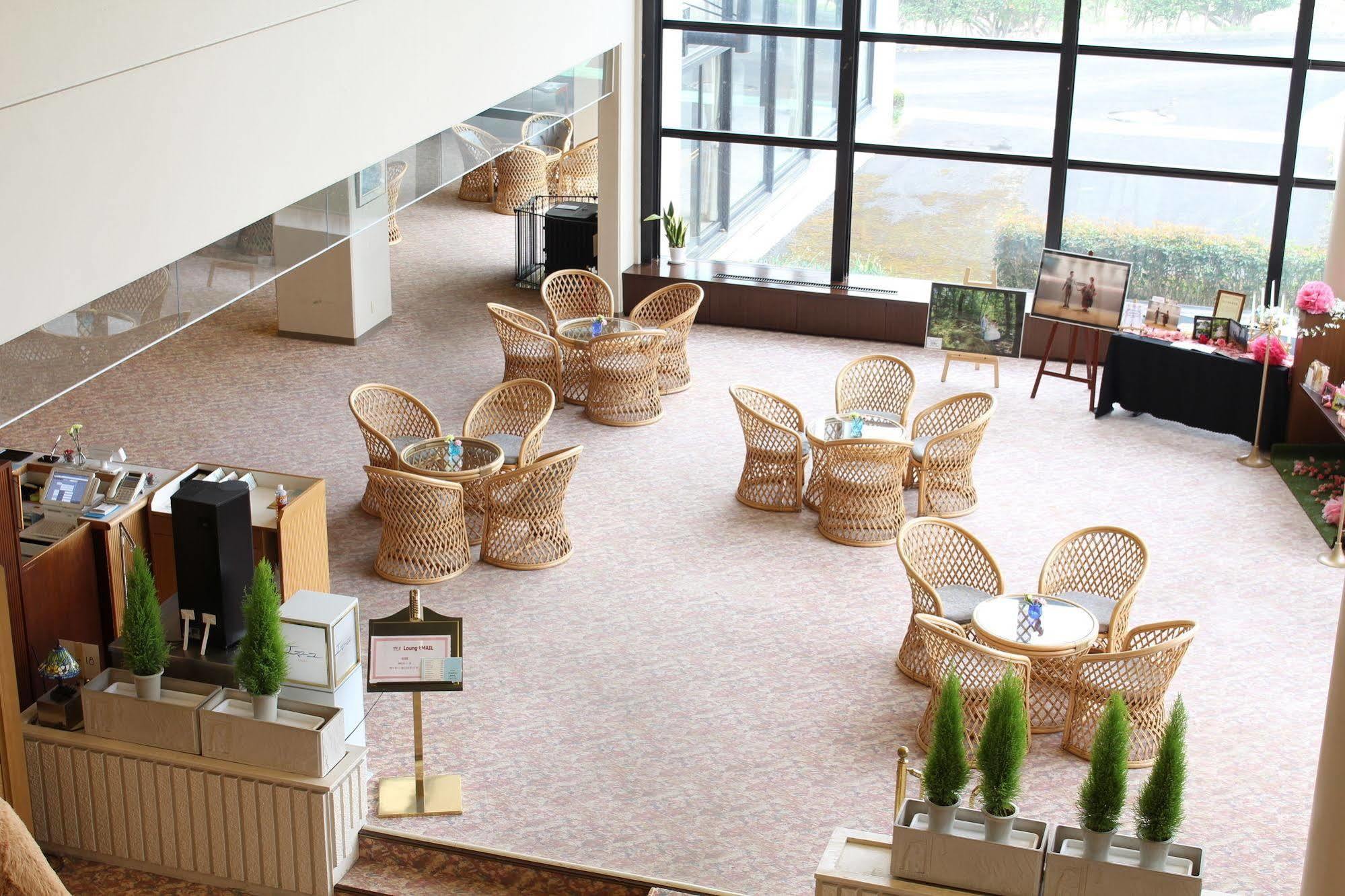 Royal Hotel Naszu Kültér fotó